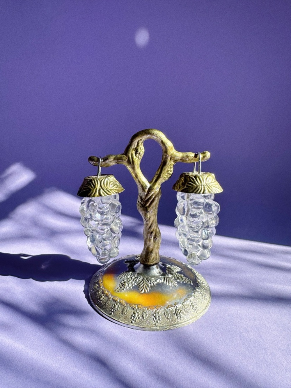 Vintage Grape Cluster Salt & Pepper Shakers on Stand - Clear and Gold Plastic